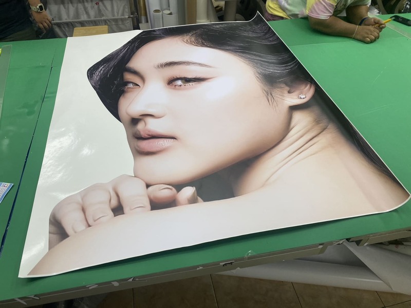 สติ๊กเกอร์ PVC ขาวเงา สติ๊กเกอร์ PVC ขาวเงา